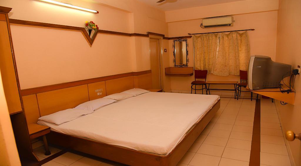Hotel Vishnu Residency 비사카파트남 외부 사진