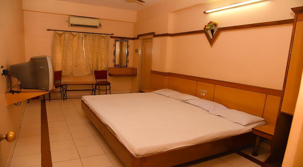 Hotel Vishnu Residency 비사카파트남 외부 사진